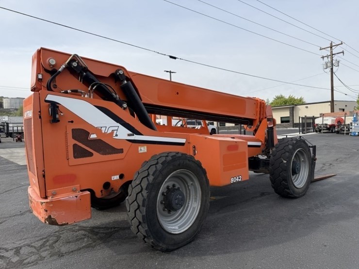 2015-sky-trak-8042-image-4