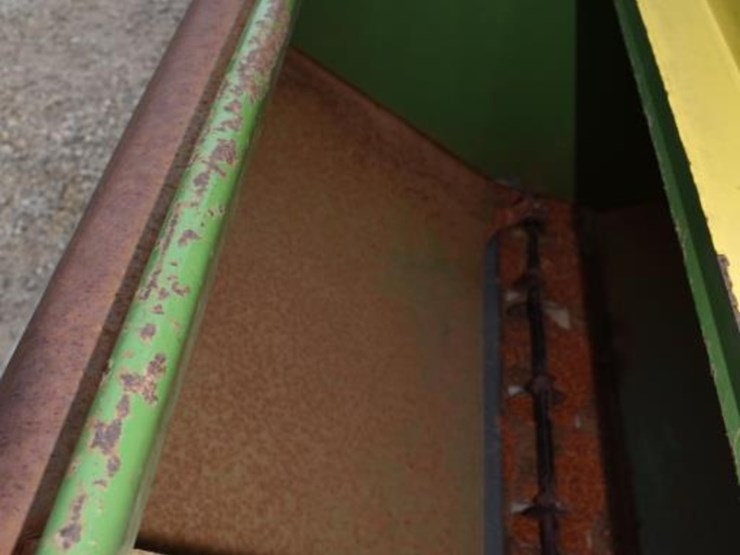 john-deere-8300-image-6