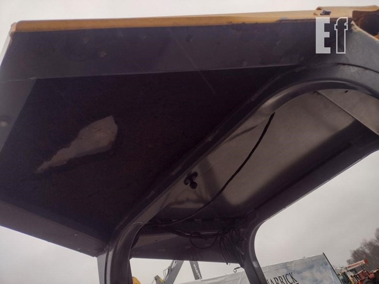 2013-deere-450j-image-13