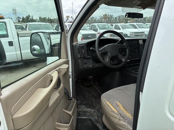 2007-chevrolet-express-2500-image-16