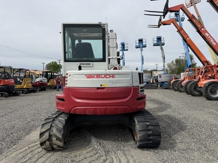 2016-takeuchi-tb280fr-image-5