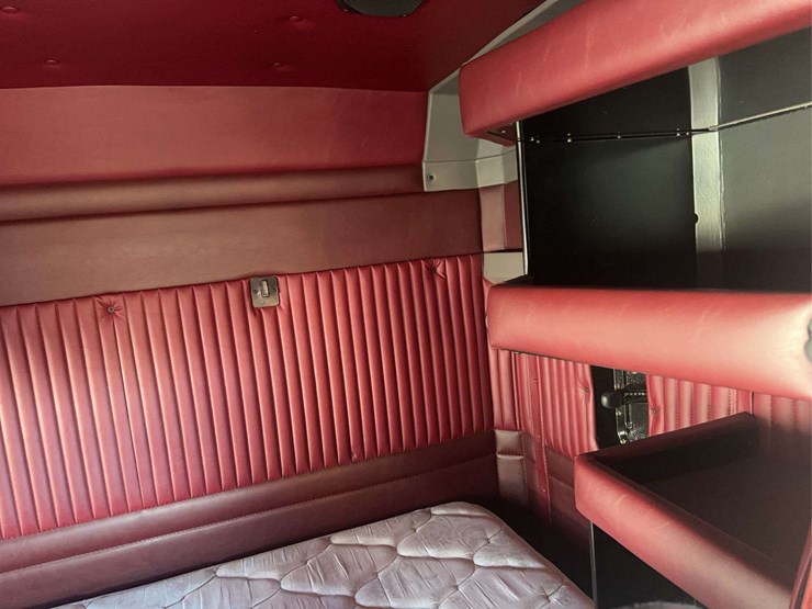 2022-kenworth-t800-image-28