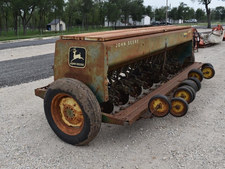 john-deere-8300-image-3