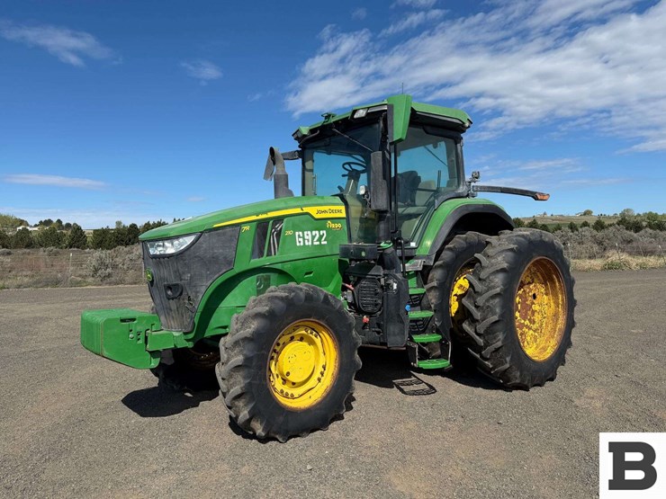 2021-john-deere-7r-210-image-1
