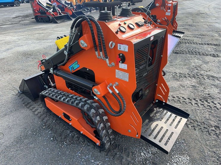 2026-future-ft36c-mini-skid-steer-image-7