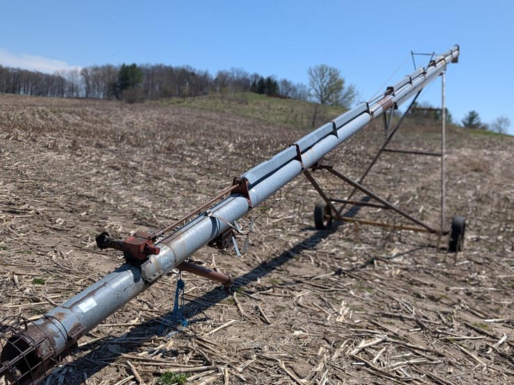 #5460-•-hutchinson-portable-grain-auger-image-1