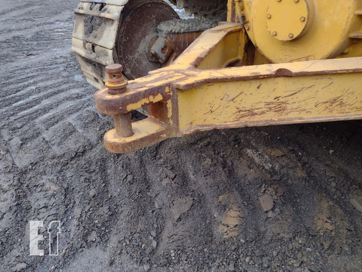 2015-caterpillar-d6t-xl-image-35