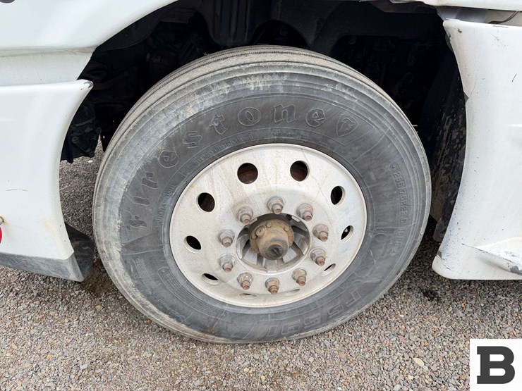 2018-freightliner-cascadia-125-image-11