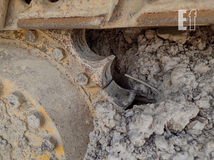 2005-deere-700h-xlt-image-27