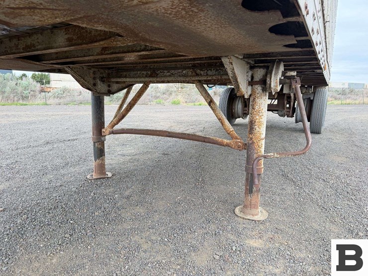 1984-fruehauf-open-top-image-13