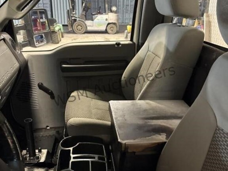 2013-ford-f450-image-28