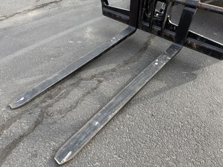 2015-sky-trak-6042-image-9