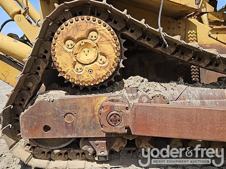 1980-caterpillar-d10-image-9