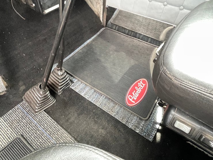 1970-peterbilt-358-image-115