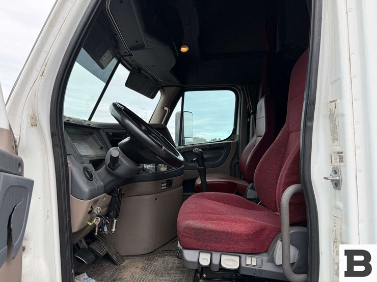 2018-freightliner-cascadia-125-image-54