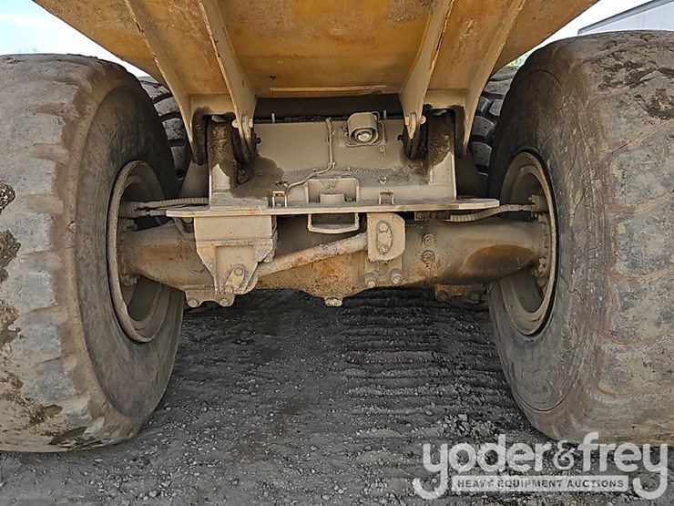 caterpillar-d350d-image-18