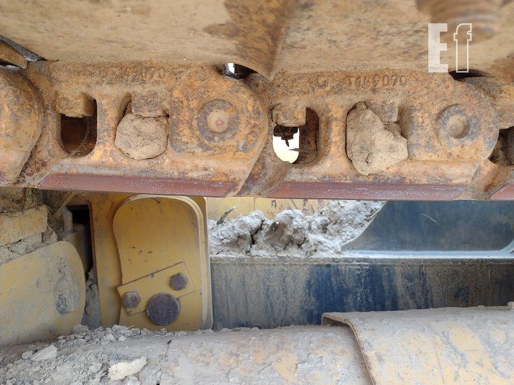 2013-deere-700k-lgp-image-36