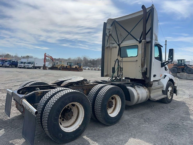 2018-peterbilt-579-image-5