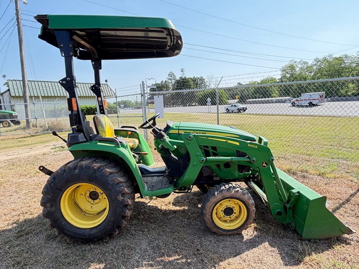 john-deere-3025e-image-3