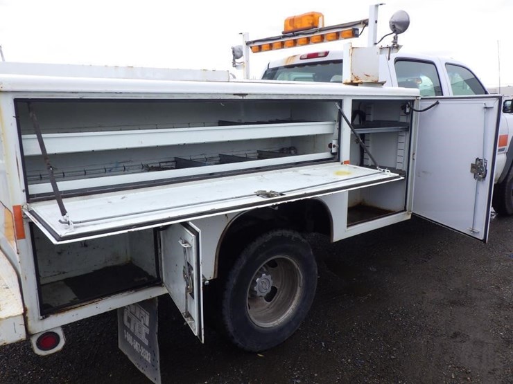 2005-chevrolet-3500-image-11