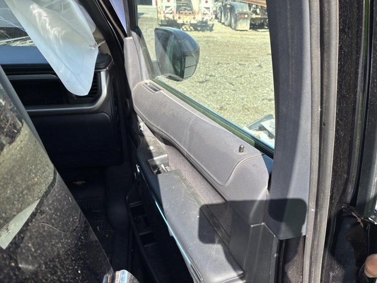 2023-ford-expedition-image-12