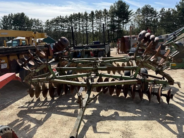 john-deere-16-image-2