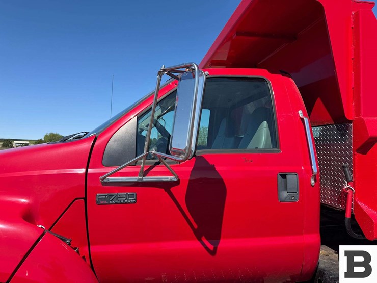 2010-ford-f750-image-13