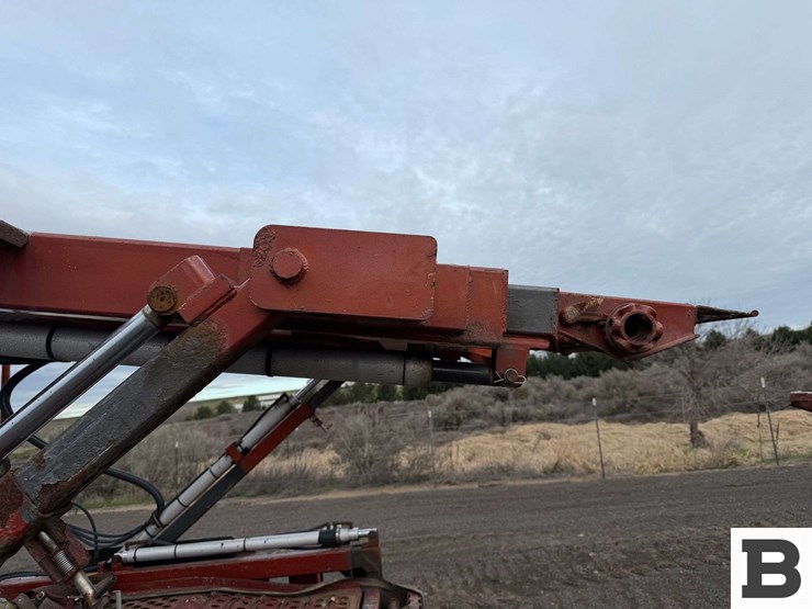 2013-peterbilt-388-image-23