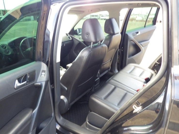 2012-volkswagen-tiguan-image-7