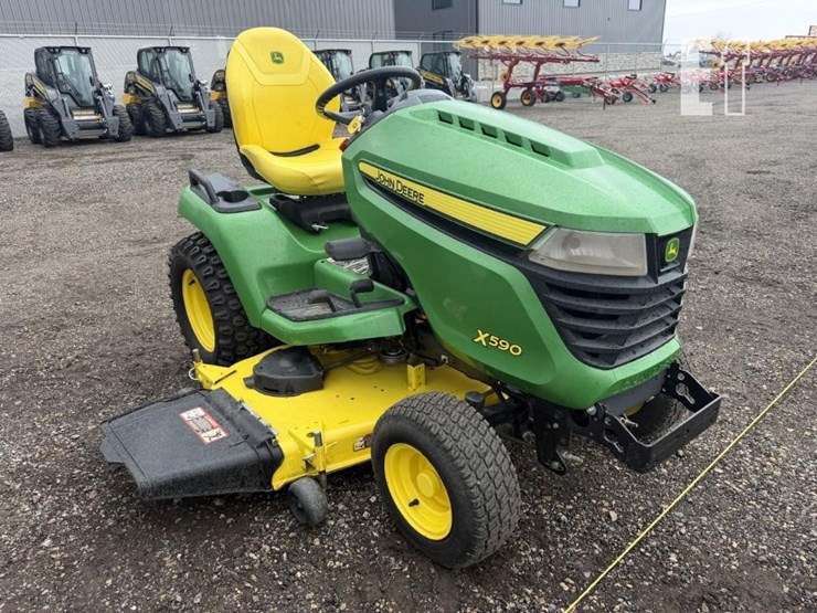2021-john-deere-x590-image-2