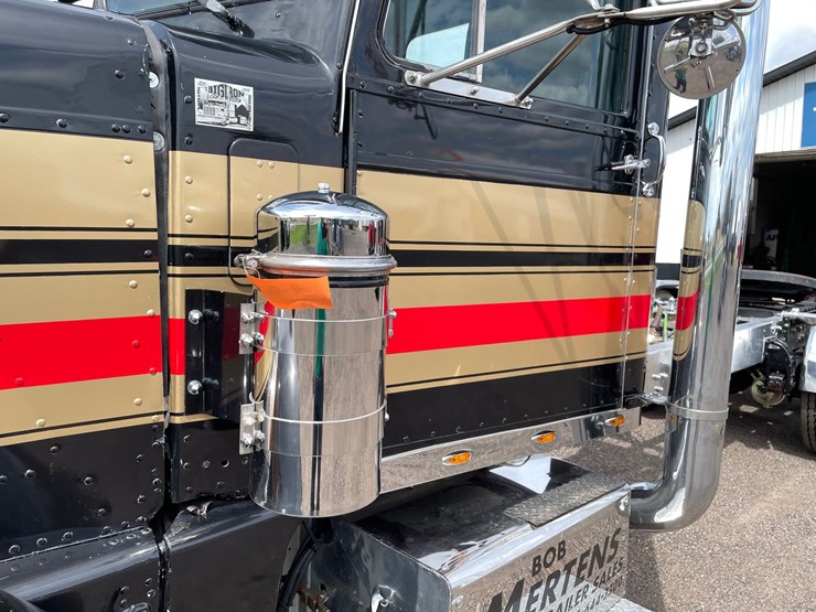 1970-peterbilt-358-image-18