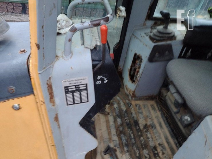 2005-deere-700h-lgp-image-13