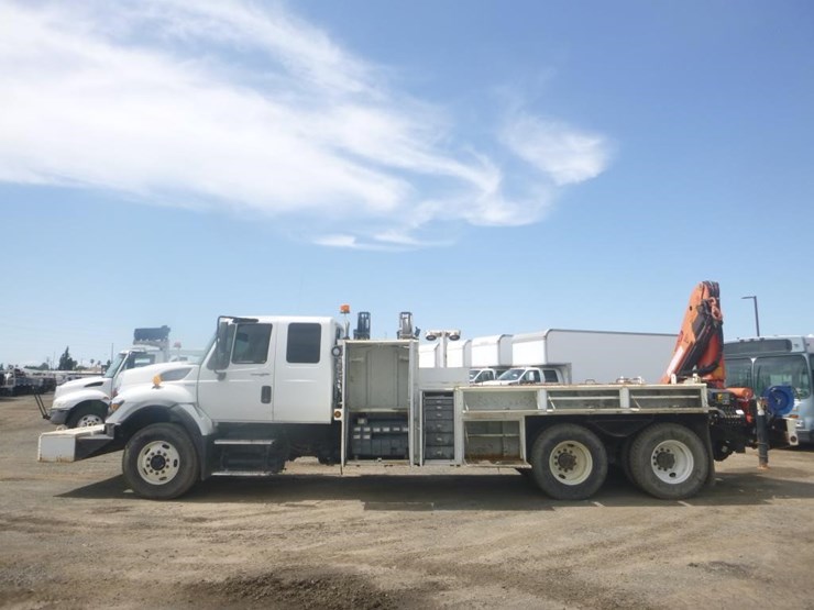 2009-international-7400-image-6