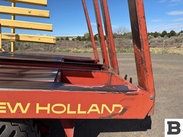 new-holland-1085-image-38