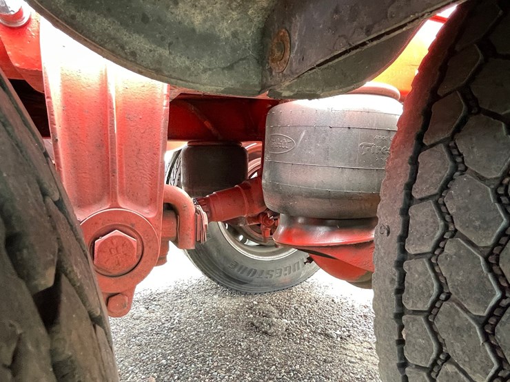 1976-peterbilt-359-image-58