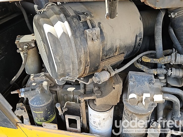 2005-komatsu-d65ex-15-image-26