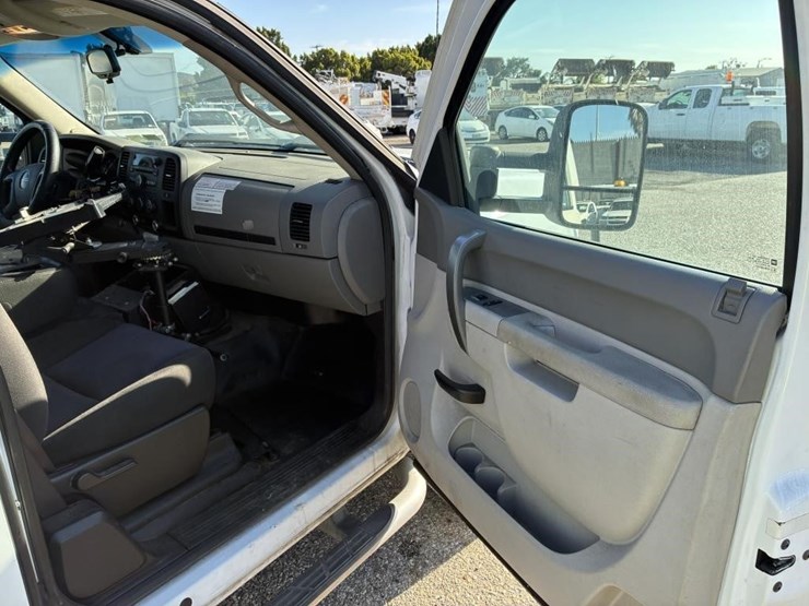 2012-gmc-sierra-2500-image-10