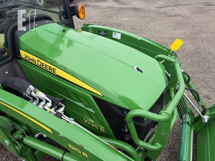 2021-john-deere-1025r-image-21