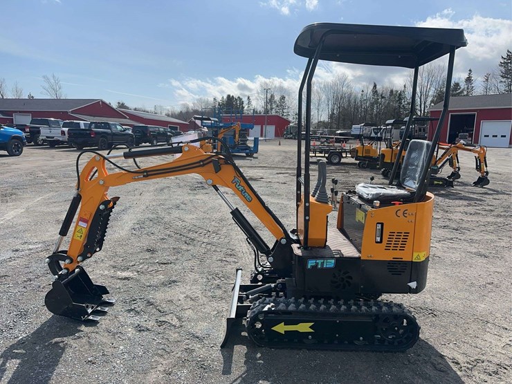 2026-future-ft13-mini-excavator-image-8