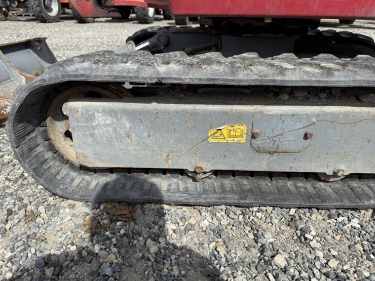 2017-takeuchi-tb216-image-23