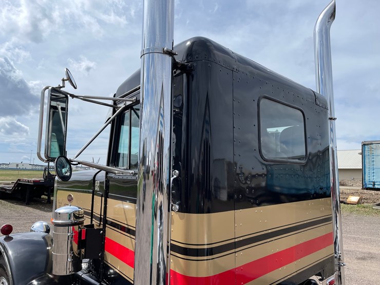 1970-peterbilt-358-image-21