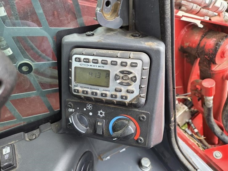 2022-takeuchi-tl12-image-19