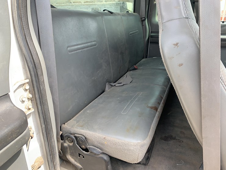 2004-ford-f350-image-23