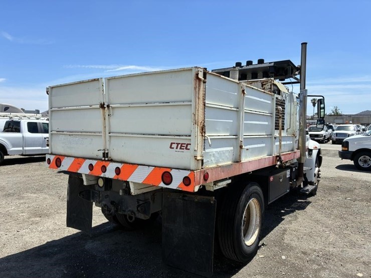 2003-international-durastar-4300-image-3