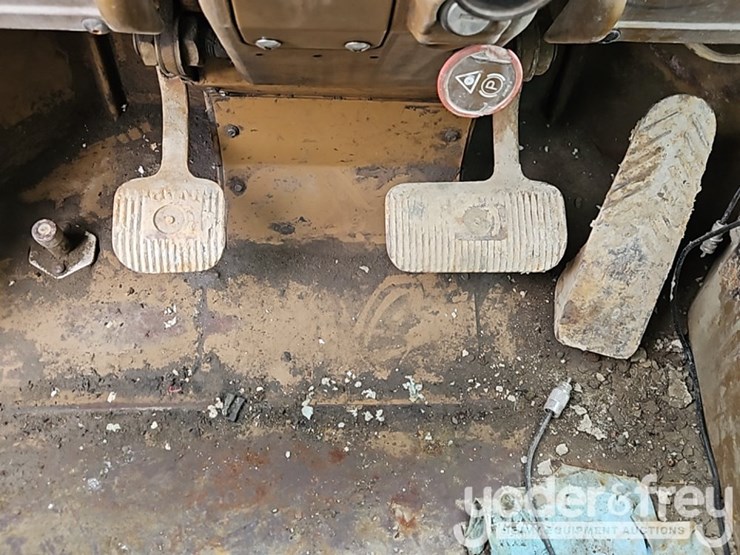 1994-caterpillar-836c-image-31