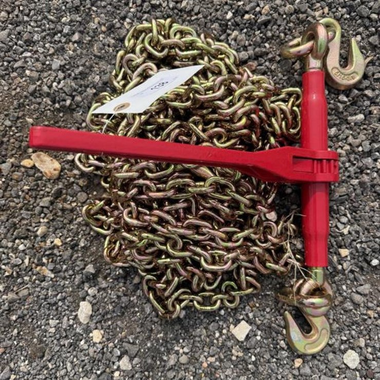 #138 • (1) 5400 lb Ratchet Binder & (2) 5/16" 20' Chains