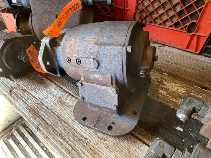 #10430-•-big-direct-mount-hydraulic-pump-image-2