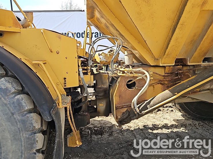 caterpillar-d350d-image-14