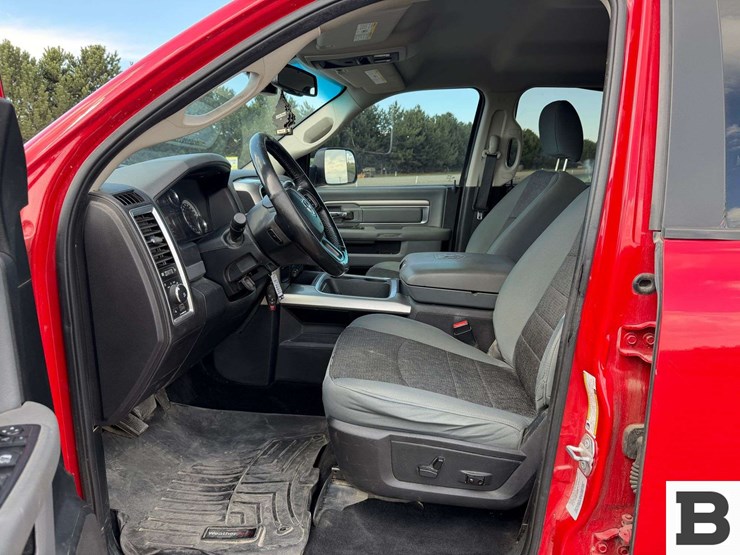 2016-dodge-2500-image-24