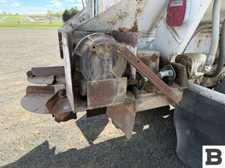 1977-international-fertilizer-truck-image-32